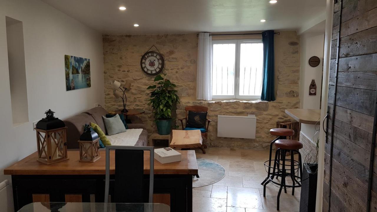 Maison Au Calme En Campagne Climatisee Caderousse Exterior foto